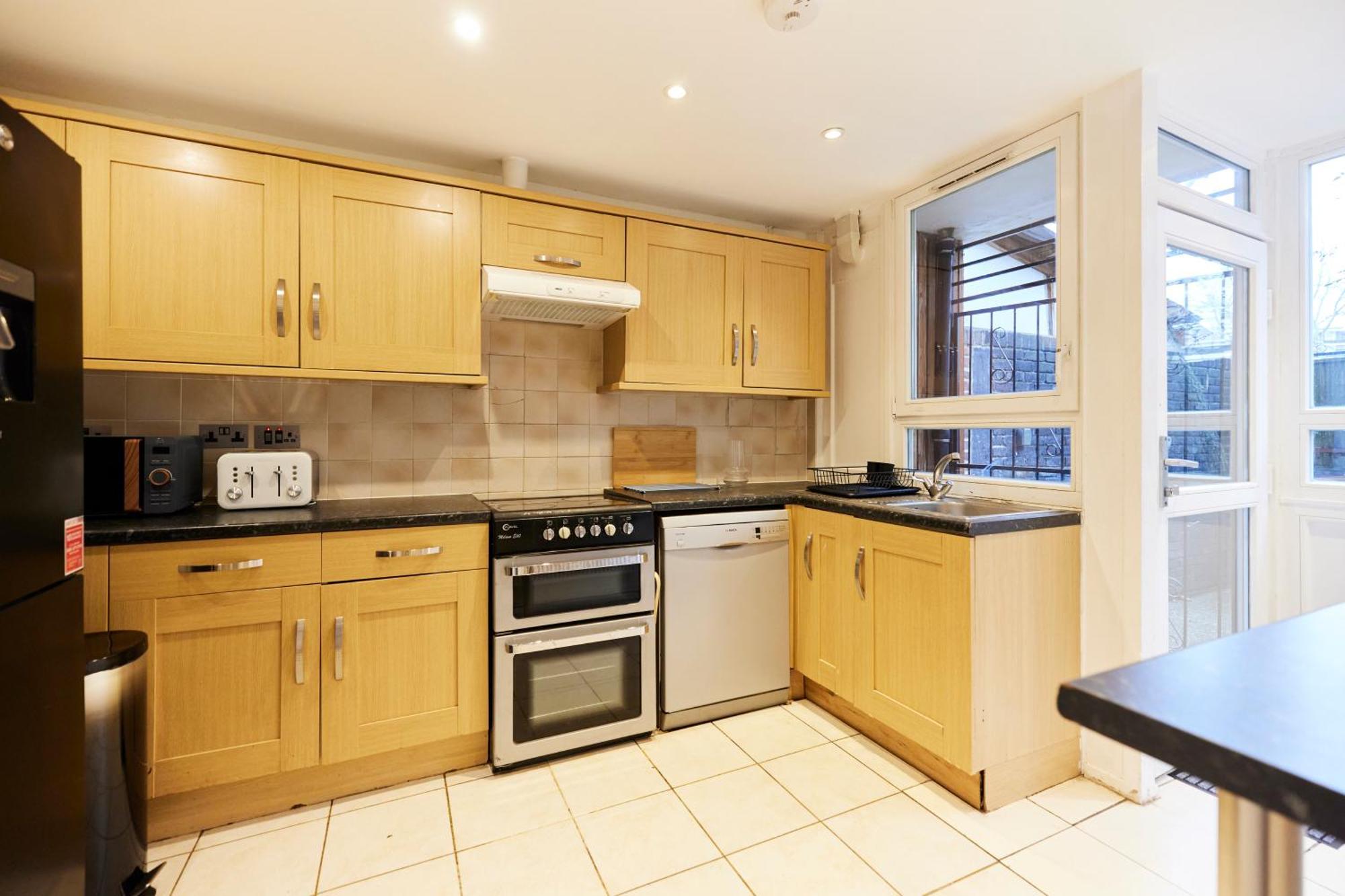 The Kennington Park Crib - Lovely 2Bdr Flat With Garden London Ngoại thất bức ảnh